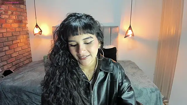Hanna Clark   online show from 25, 5, 2026
