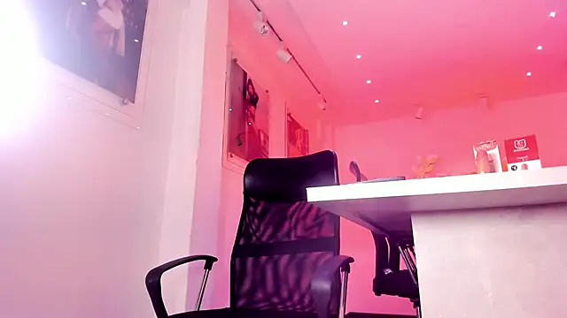 BellaWilliams  online show from 5, 6, 2026