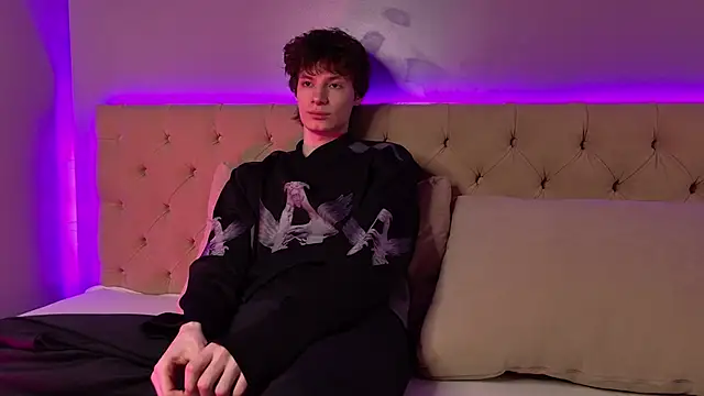 EdwardHogan online show from 15, 4, 2026