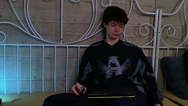 EdwardHogan online show from 2, 4, 2026