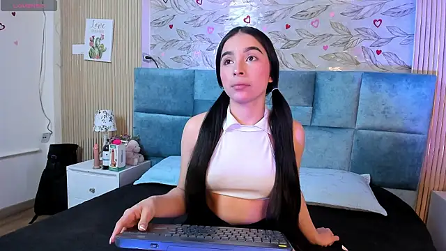 Delphine doll online show from 13, 7, 2026
