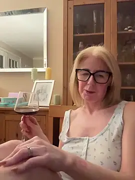 Laylaskyexx online show from 16, 4, 2026