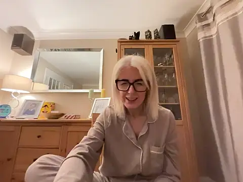 Laylaskyexx online show from 22, 4, 2026