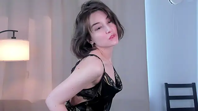 Snapshot of HeleneLeach chatting on 2, 4, 2026 HeleneLeach online show from 2, 4, 2026