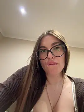 Lindasix online show from 7, 5, 2026