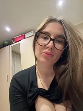 Lindasix online show from 17, 4, 2026