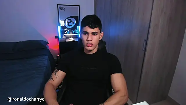 Snapshot of Massimo_Rinaldi chatting on 22, 6, 2026 Massimo Rinaldi online show from 22, 6, 2026