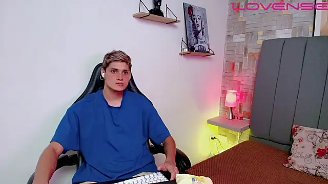 Snapshot of flaquito___ chatting on 5, 4, 2026 flaquito online show from 5, 4, 2026