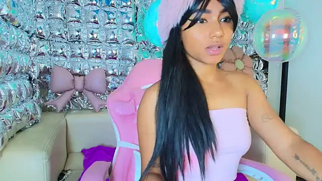 Snapshot of candy-paris chatting on 7, 6, 2026 candy-paris online show from 7, 6, 2026