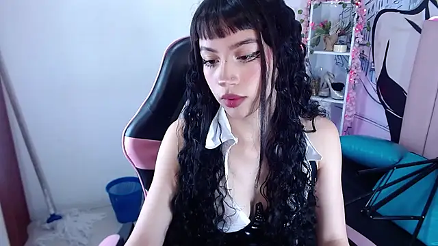 Snapshot of adulce_pinkcm chatting on 17, 5, 2026 adulce pinkcm online show from 17, 5, 2026