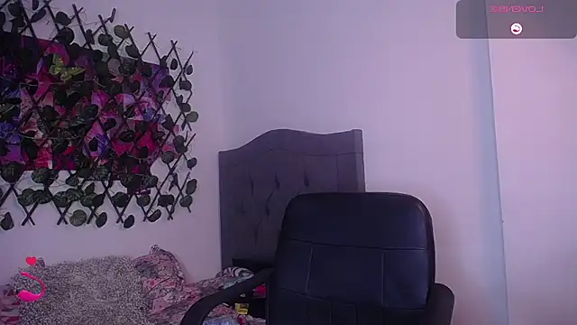 Snapshot of Samantha_Matius chatting on 14, 4, 2026 Samantha Matius online show from 14, 4, 2026