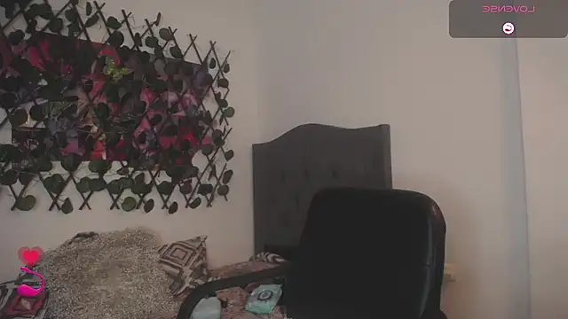 Snapshot of Samantha_Matius chatting on 15, 4, 2026 Samantha Matius online show from 15, 4, 2026