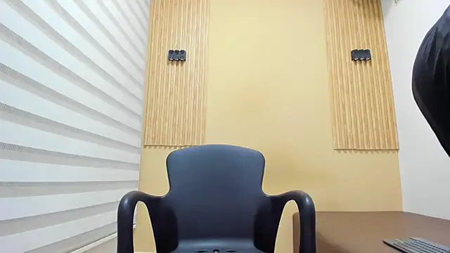 LEO FIOCCHI online show from 6, 4, 2026