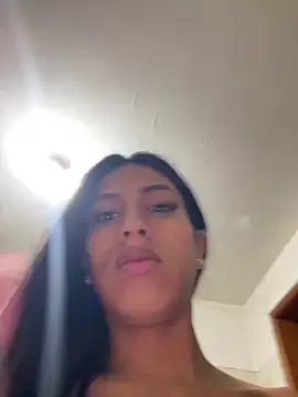 luna duque online show from 4, 6, 2026