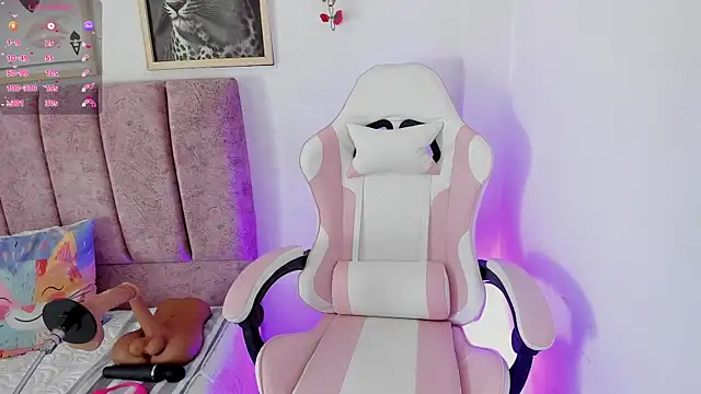alisson boobs   online show from 4, 7, 2026