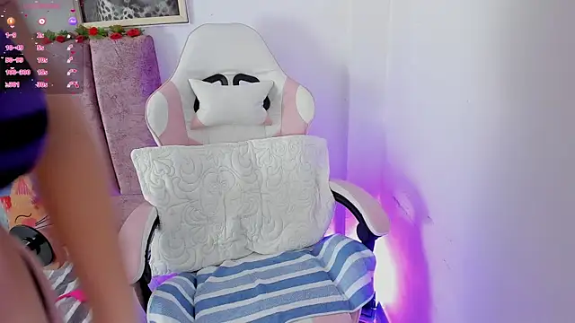 alisson boobs   online show from 17, 6, 2026