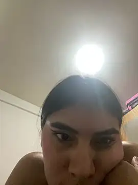 Alara Keyy online show from 5, 5, 2026