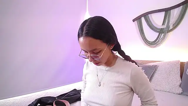 DaphneValucci online show from 28, 4, 2026