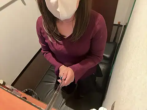 Snapshot of ichigo-milk- chatting on 6, 4, 2026 ichigo-milk- online show from 6, 4, 2026