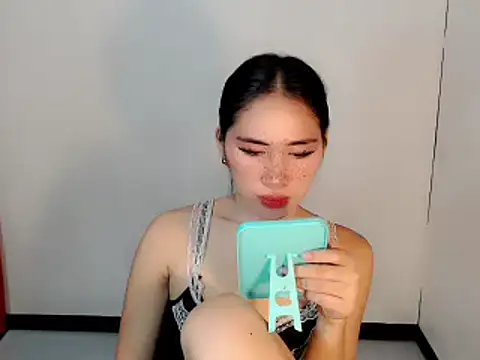 Snapshot of urasiankylie chatting on 25, 4, 2026 urasiankylie online show from 25, 4, 2026
