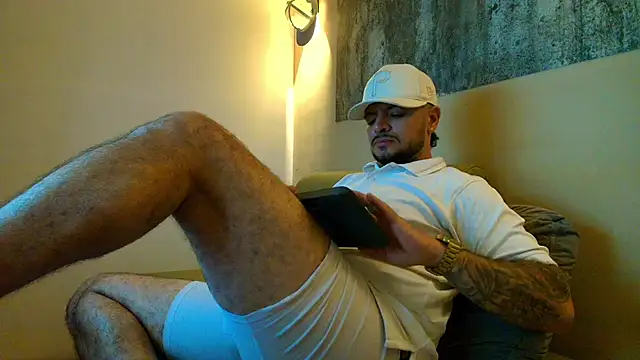 Snapshot of TROY_KIRK chatting on 7, 4, 2026 TROY KIRK online show from 7, 4, 2026