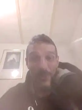 Snapshot of Guillelp chatting on 23, 5, 2026 Guillelp online show from 23, 5, 2026
