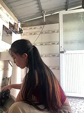 Huonglyna online show from 6, 4, 2026