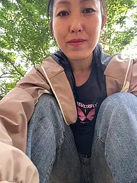 Huonglyna online show from 4, 4, 2026