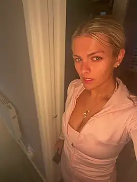 Snapshot of Alysse chatting on 18, 5, 2026 Alysse online show from 18, 5, 2026