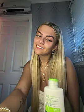 Snapshot of Alysse chatting on 21, 4, 2026 Alysse online show from 21, 4, 2026