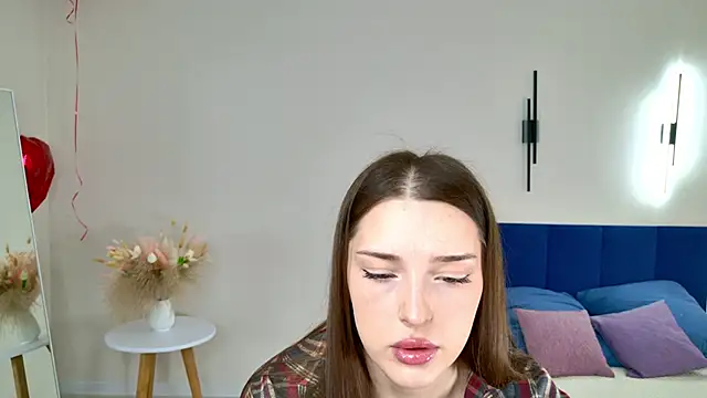 Eva Saylor online show from 13, 4, 2026