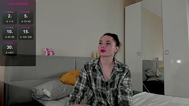 Aphrodite Portman online show from 26, 5, 2026