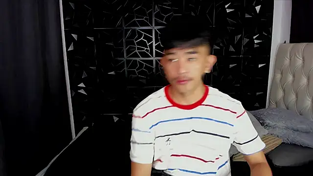 xloverbigcock online show from 5, 4, 2026