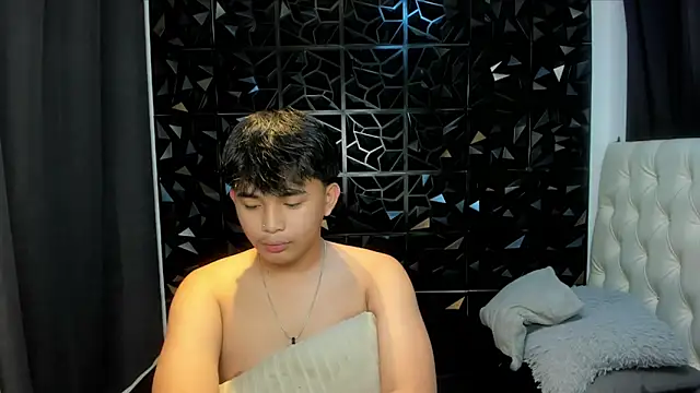 xloverbigcock online show from 6, 4, 2026