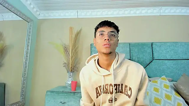 Snapshot of DannTaylor chatting on 30, 4, 2026 DannTaylor online show from 30, 4, 2026