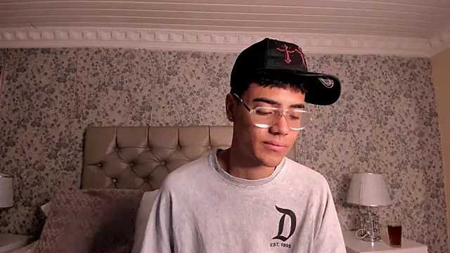 Snapshot of DannTaylor chatting on 8, 6, 2026 DannTaylor online show from 8, 6, 2026