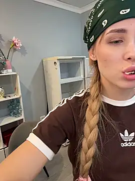 moneyforPeaches online show from 7, 4, 2026