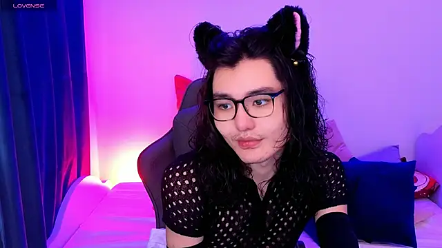 FormOverFear online show from 12, 4, 2026