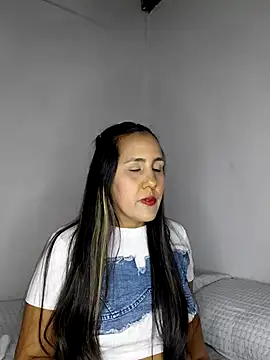 Paulina 06 online show from 6, 6, 2026