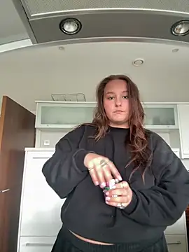 Hollpopss online show from 17, 4, 2026