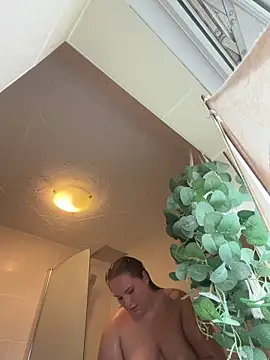 Hollpopss online show from 25, 4, 2026