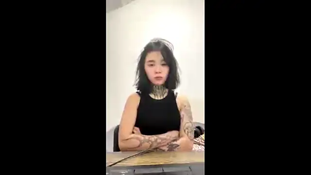 Juliou  online show from 4, 4, 2026