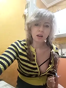TaynaSecret online show from 5, 4, 2026