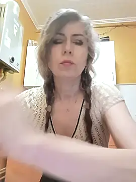 TaynaSecret online show from 13, 5, 2026