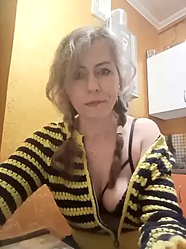TaynaSecret online show from 6, 4, 2026