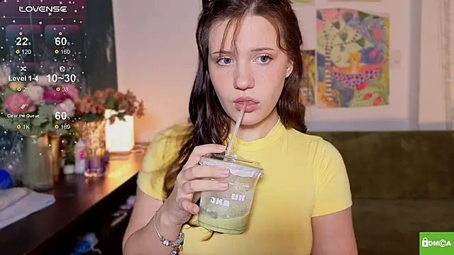 bikinibottom001 online show from 18, 4, 2026