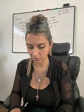 Snapshot of Isabella_varella- chatting on 20, 7, 2026 Isabella varella- online show from 20, 7, 2026