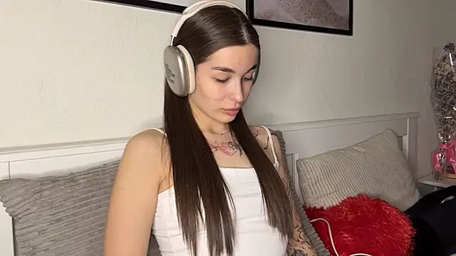 NoBurtenGirl online show from 3, 4, 2026