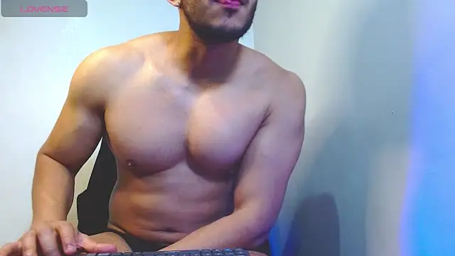 Snapshot of georgeholl chatting on 26, 6, 2026 georgeholl online show from 26, 6, 2026