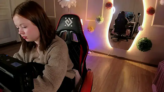 Astra Shade online show from 7, 4, 2026